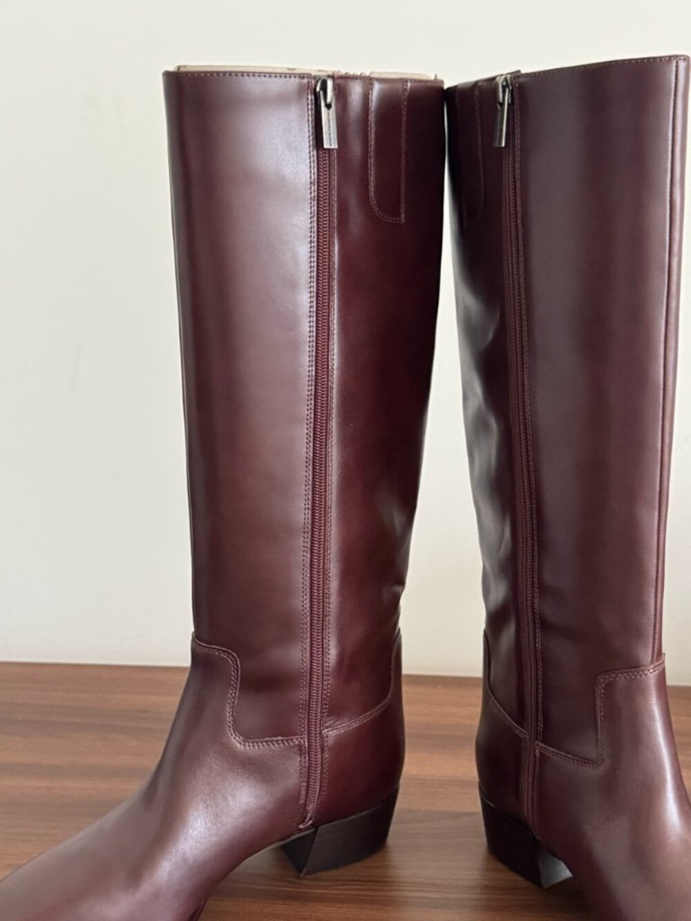 Never been worn, Vince Camuto Pavla Mahogany Boots, Size 8 Narrow Calf - Picture 4 of 6